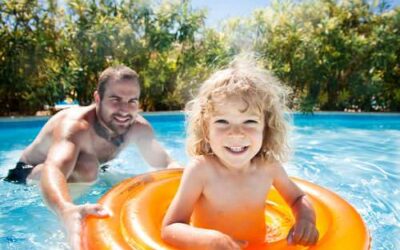 Homes with Pools in Farmington Hills