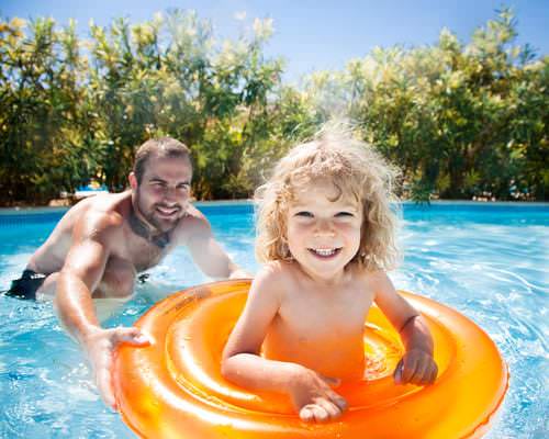 Homes with Pools in Farmington Hills