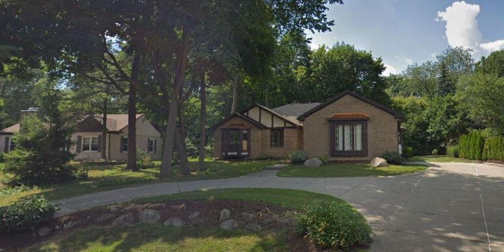 Bloomfield Township Homes for Sale